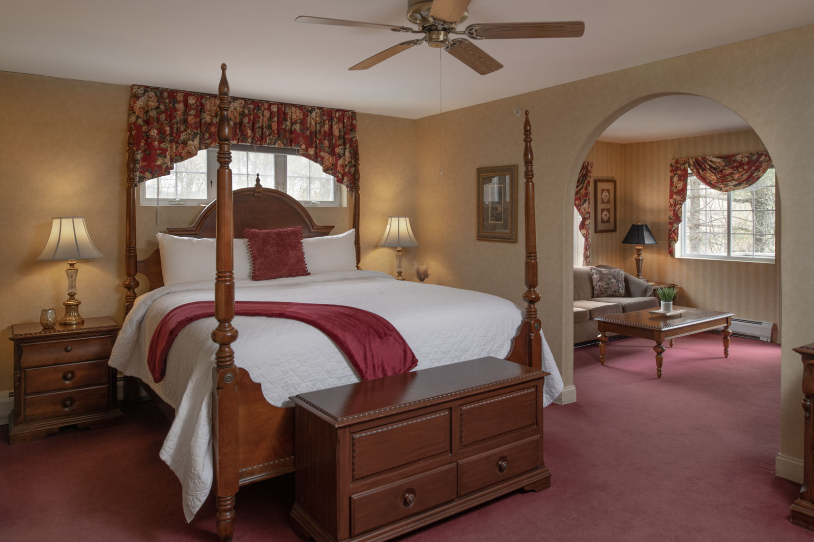 Jackson NH Hotel property offers Carriage House Suites & Spa in Jackson NH